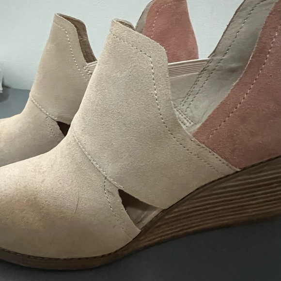 Toms Cream Wedges Stylish Comfort - Picture 3 of 7